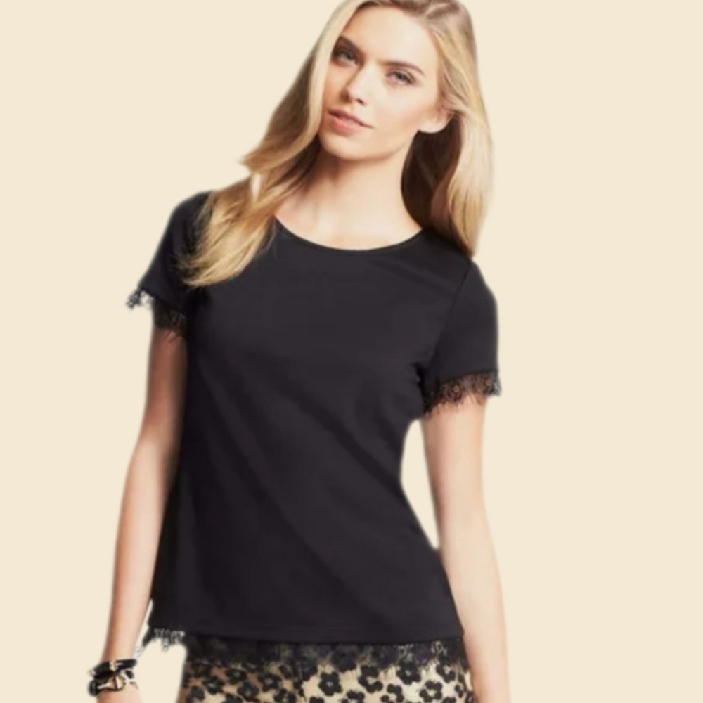 😎🖤 4/20 Kenar Gorgeous Lacey Trimmed Short Sleeve Top